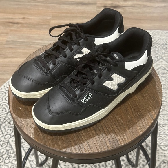 New Balance 550 - Picture 1 of 3